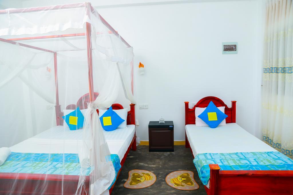 Autumn Moon Beach Cabanas Тангале Екстериор снимка