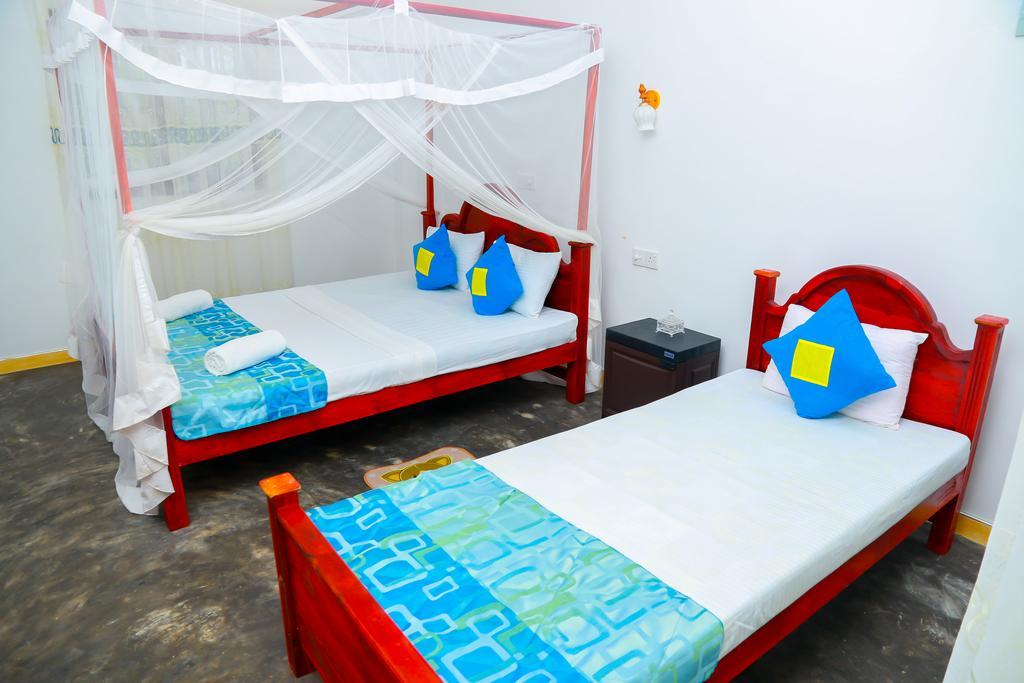 Autumn Moon Beach Cabanas Тангале Екстериор снимка