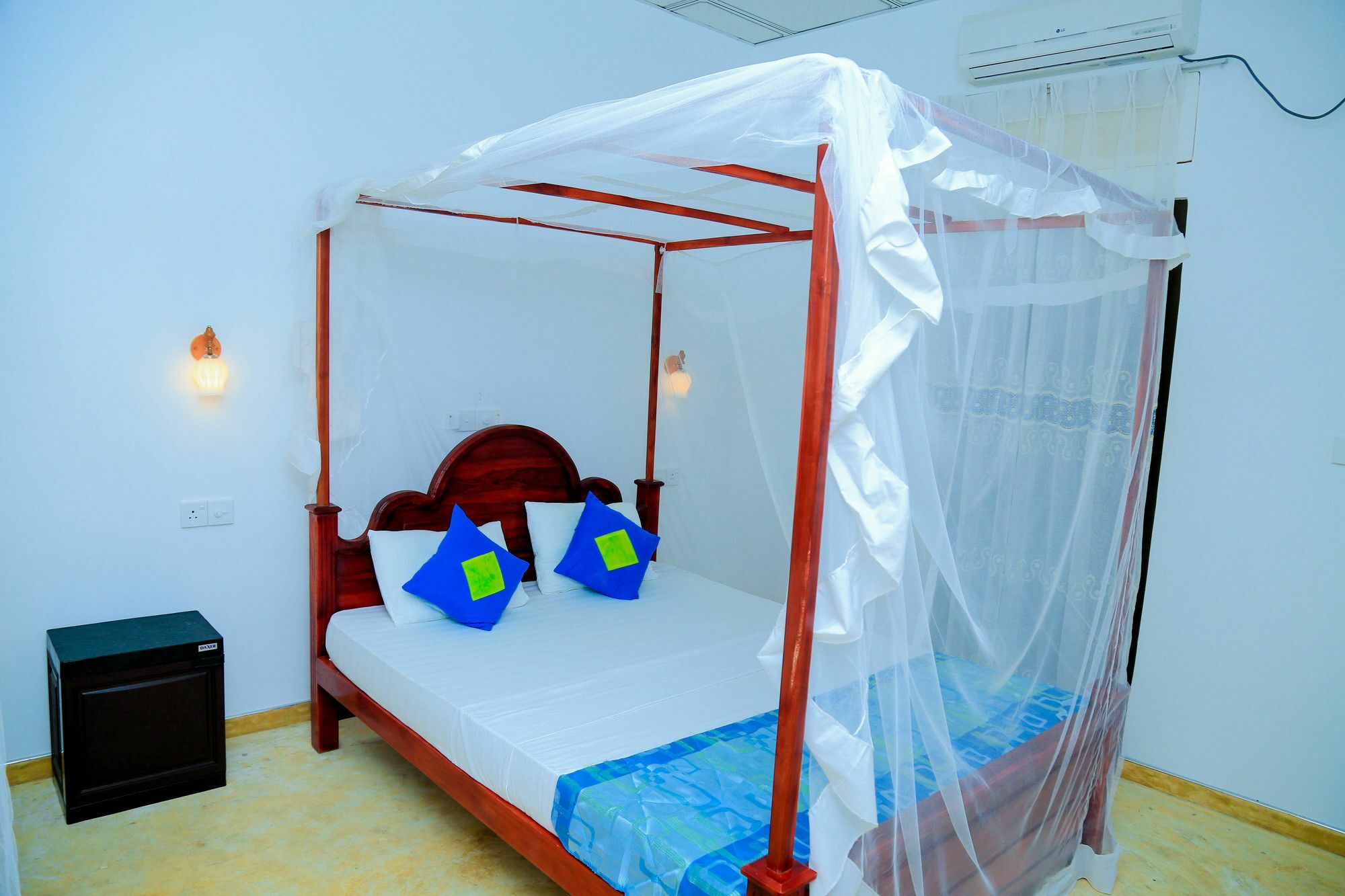 Autumn Moon Beach Cabanas Тангале Екстериор снимка